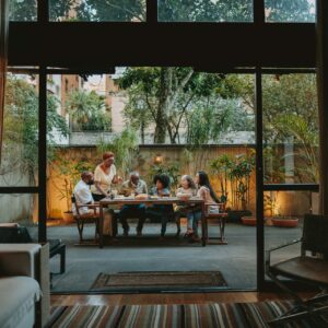 Managing Mealtime Chaos in Family Beach Rentals